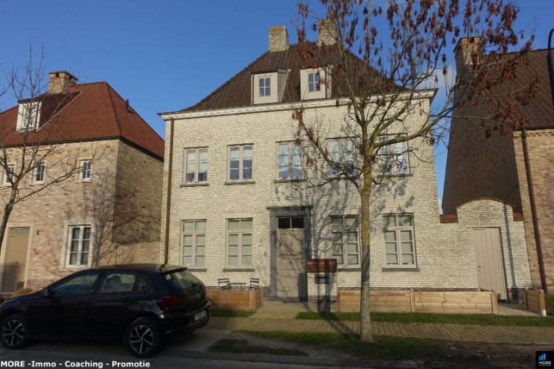 VERKOCHT...